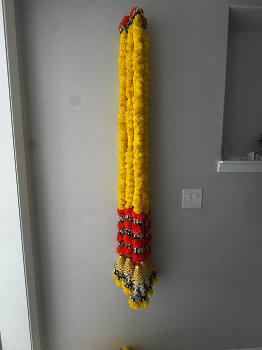 Marigold Heavy Garland with Big Bell Tuberose Hanging – 5.5 Feet