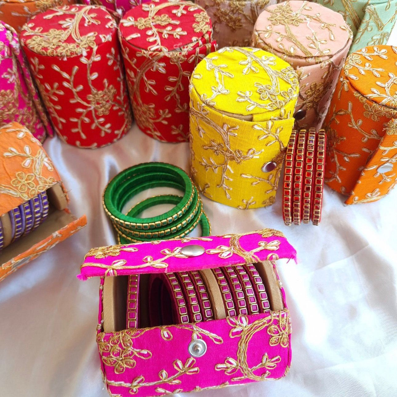 Embroidered Silk Bangle Box | 2 Sizes